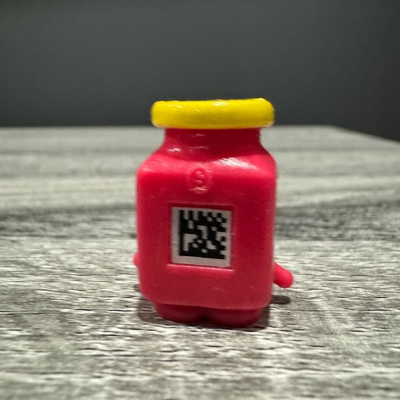 Shopkins | Family Food: Timmy Tomato Paste (6-020) - Mini Collectible Figure - Picture 2 of 6